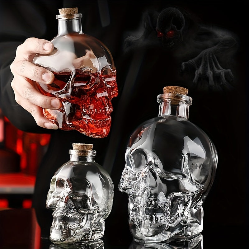 Skull Whisky Decanter for various liquors, perfect for bars, pubs, clubs, restaurants, and homes. Halloween-themed drinkware for spooky gatherings.