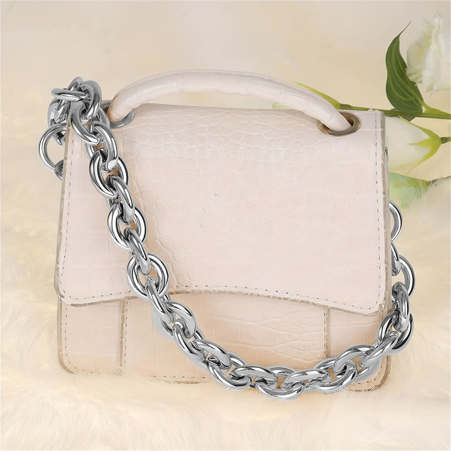 Get one piece of heavy-duty metal portable bag handles with a 60cm gold-tone chain shoulder strap. This durable handbag chain is a great alternative to traditional handles and comes with an acrylic short handle replacement for DIY purse repairs. Perfect