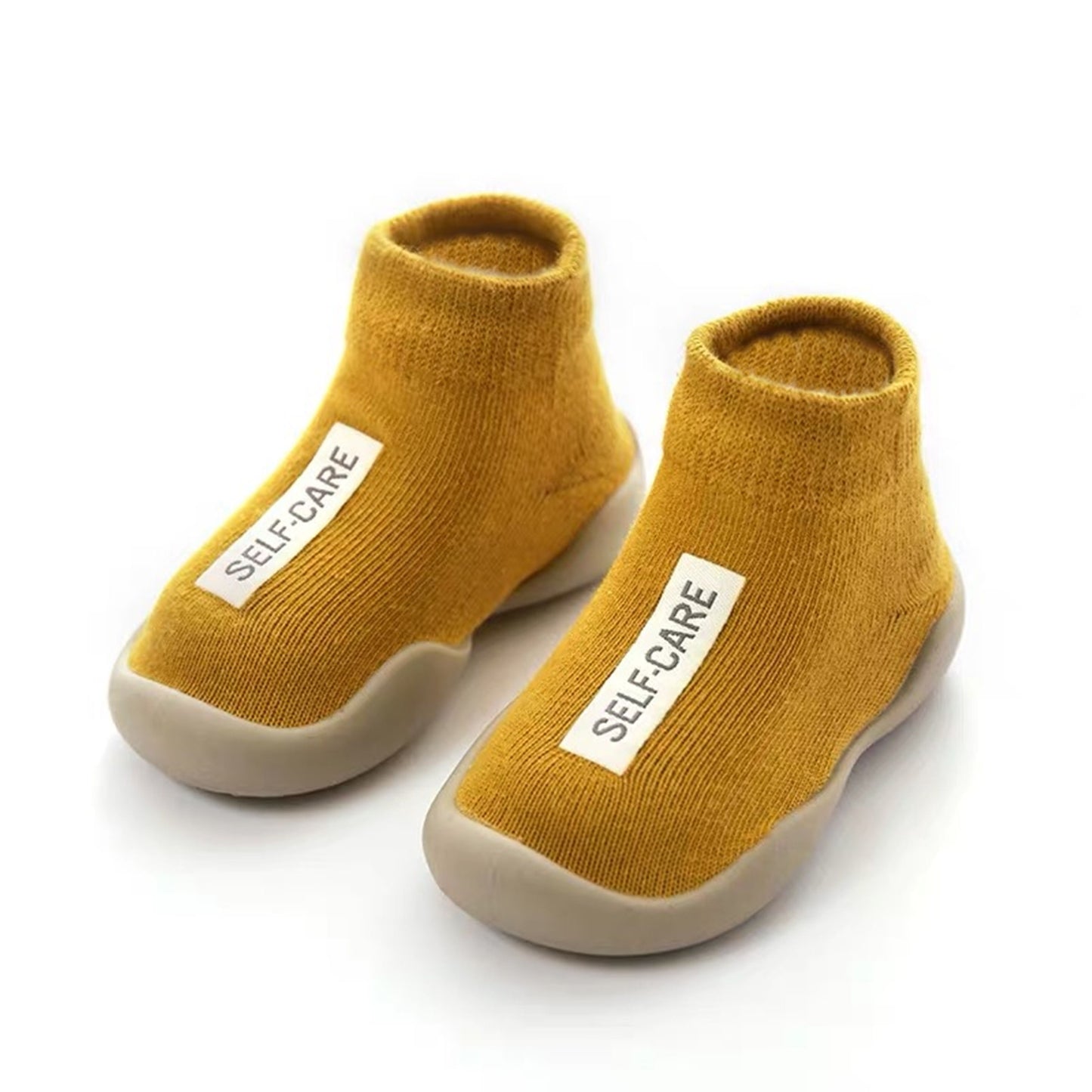 Boys' slip-on sock shoes: comfortable, breathable, non-slip for indoor use all year round.