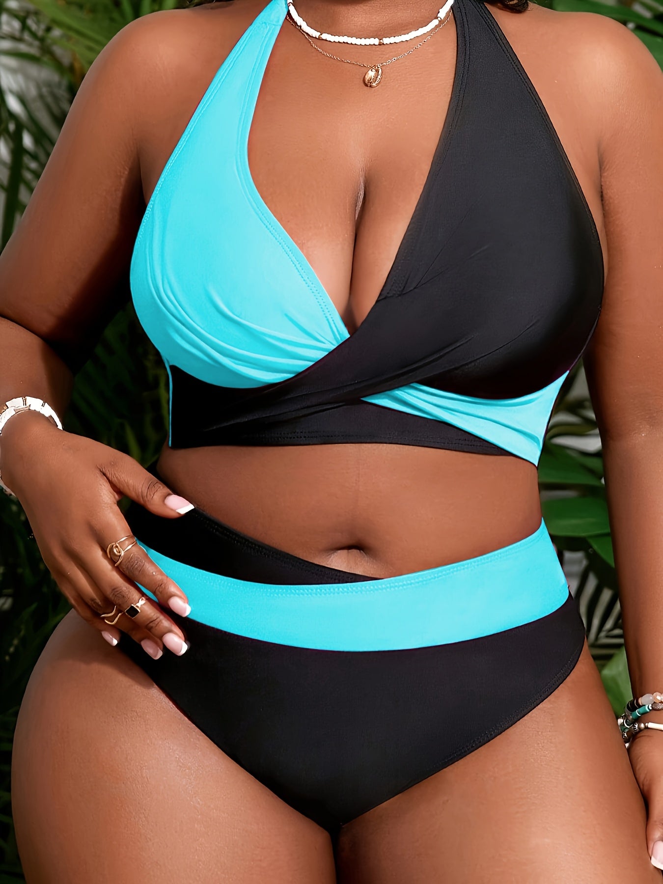 Plus-size two-piece swimsuit for women