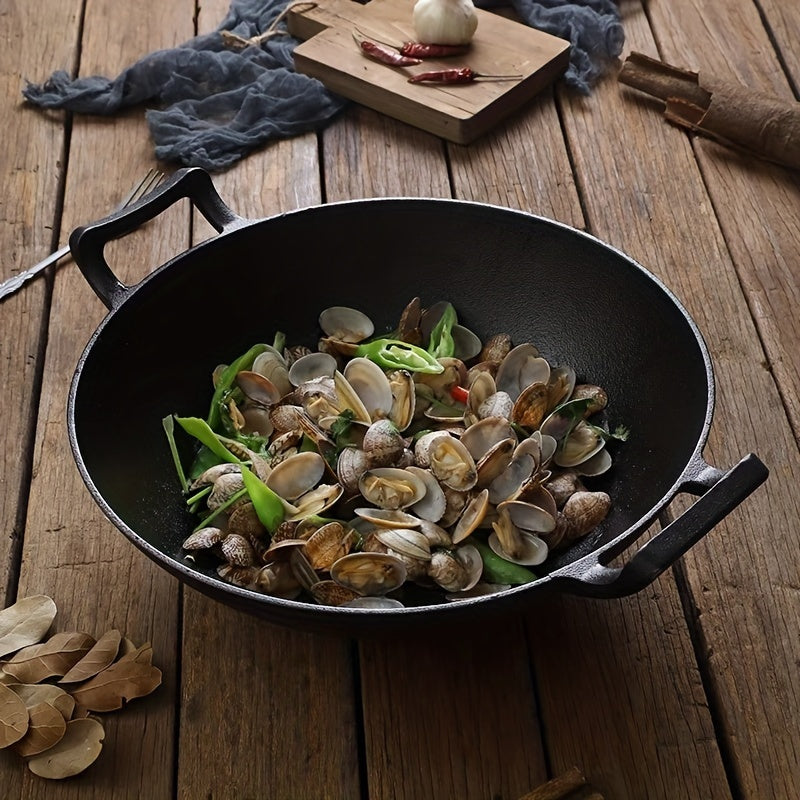 One pack of a pre-seasoned 32.0 cm cast iron chef's pan with a wooden lid, double handle, and uncoated wok suitable for home kitchens and restaurants.