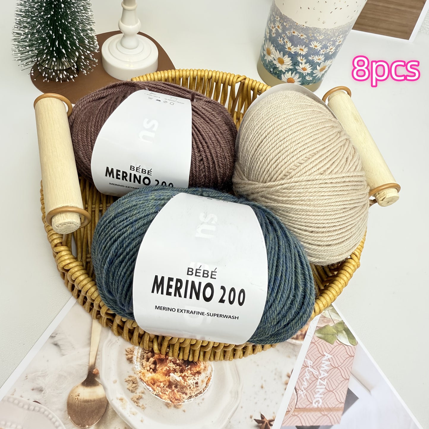 8 balls/400g hand-knitted Merino wool yarn, 75% Merino wool, 25% nylon. Skin-friendly, soft, ideal for knitting sweaters, hats, scarves, socks, blankets, shawls, etc.