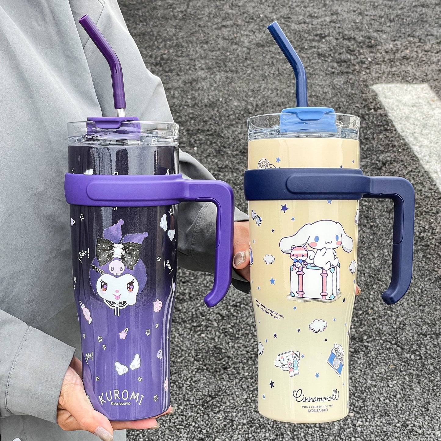 Large capacity insulation cup with a cute HelloKitty design - the perfect birthday gift! Comes with a straw for easy sipping.