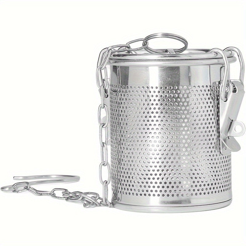 This spice infuser is made of durable stainless steel and features a buckled lid and extended chain for easy use. The fine mesh seasoning strainer is perfect for soups, teas, and herbs, making it ideal for both home cooking and restaurant use.