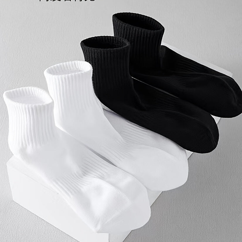 5-Pack of Unisex Breathable Ankle Socks in Black & White, made of Thin Cotton Blend with Moisture-Wicking and Anti-Odor properties, Knit fabric, Machine Washable.