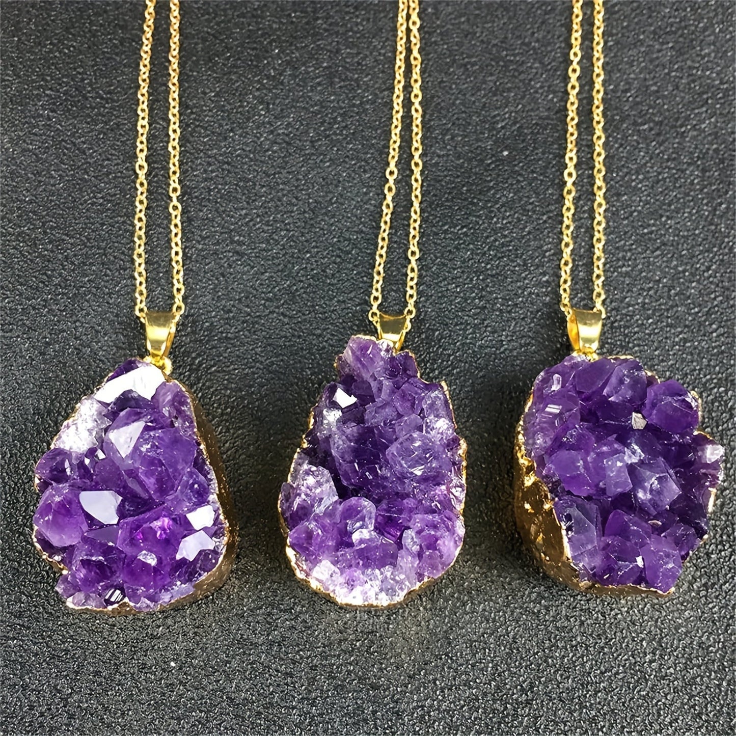 Elegant Amethyst Crystal Pendant Necklace in Luxurious 18K Gold Plating - Sophisticated and Chic Style, Featuring a Natural Rock Crystal Charm, Great for Special Occasions and Getaways - Perfect Gift for Festive Events and Memorable Moments (1PC)