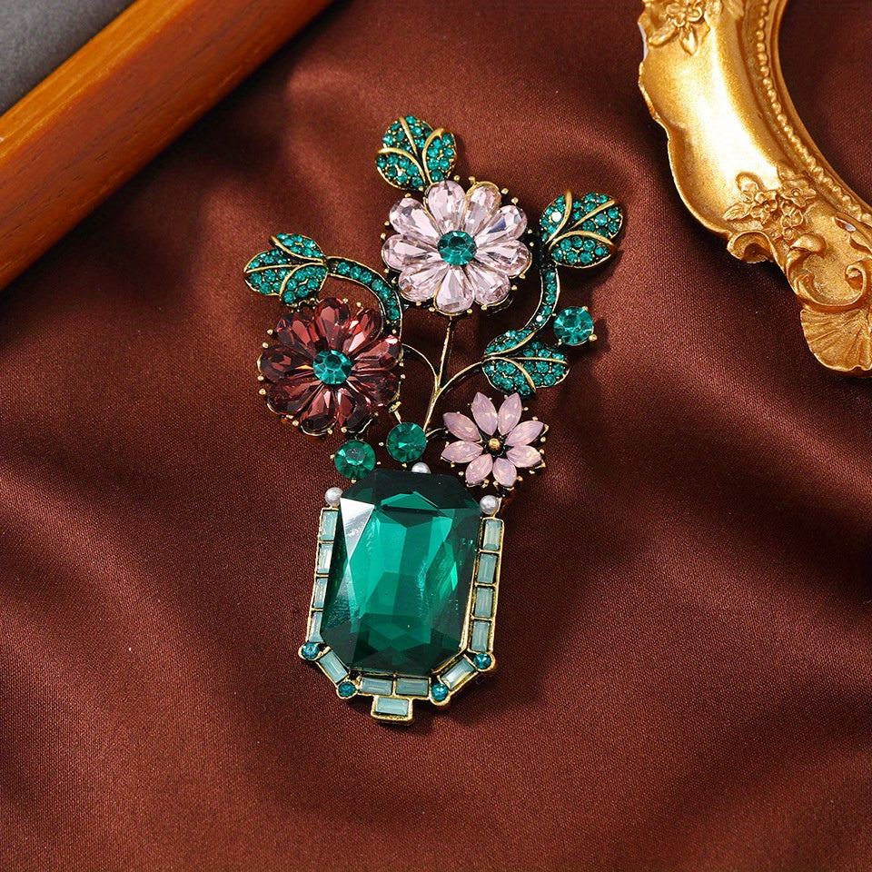 Vintage-Inspired French Green Crystal Vase Brooch Unique Niche Design Elegant Pin Luxury Fashion Accessory for Women