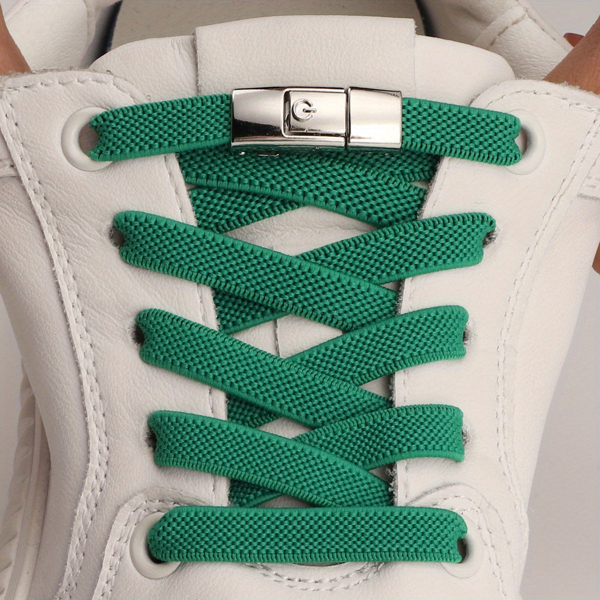 Women's white laces with buckles for sneakers.