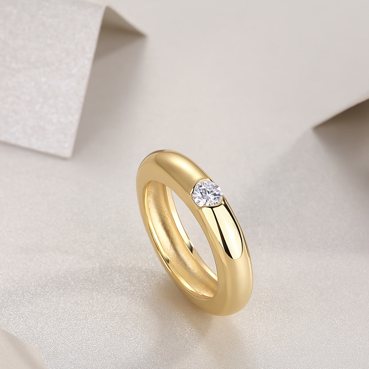 Stunning 3.0mm Moissanite Ring in S925 Silver Plating with 18K Gold Accents - Hypoallergenic, Nickel-Free, and Glittering Gemstone Jewelry - Ideal for Celebrating Birthdays, Weddings, Anniversaries, Engagements, and Special Moments for Both Men and Women.