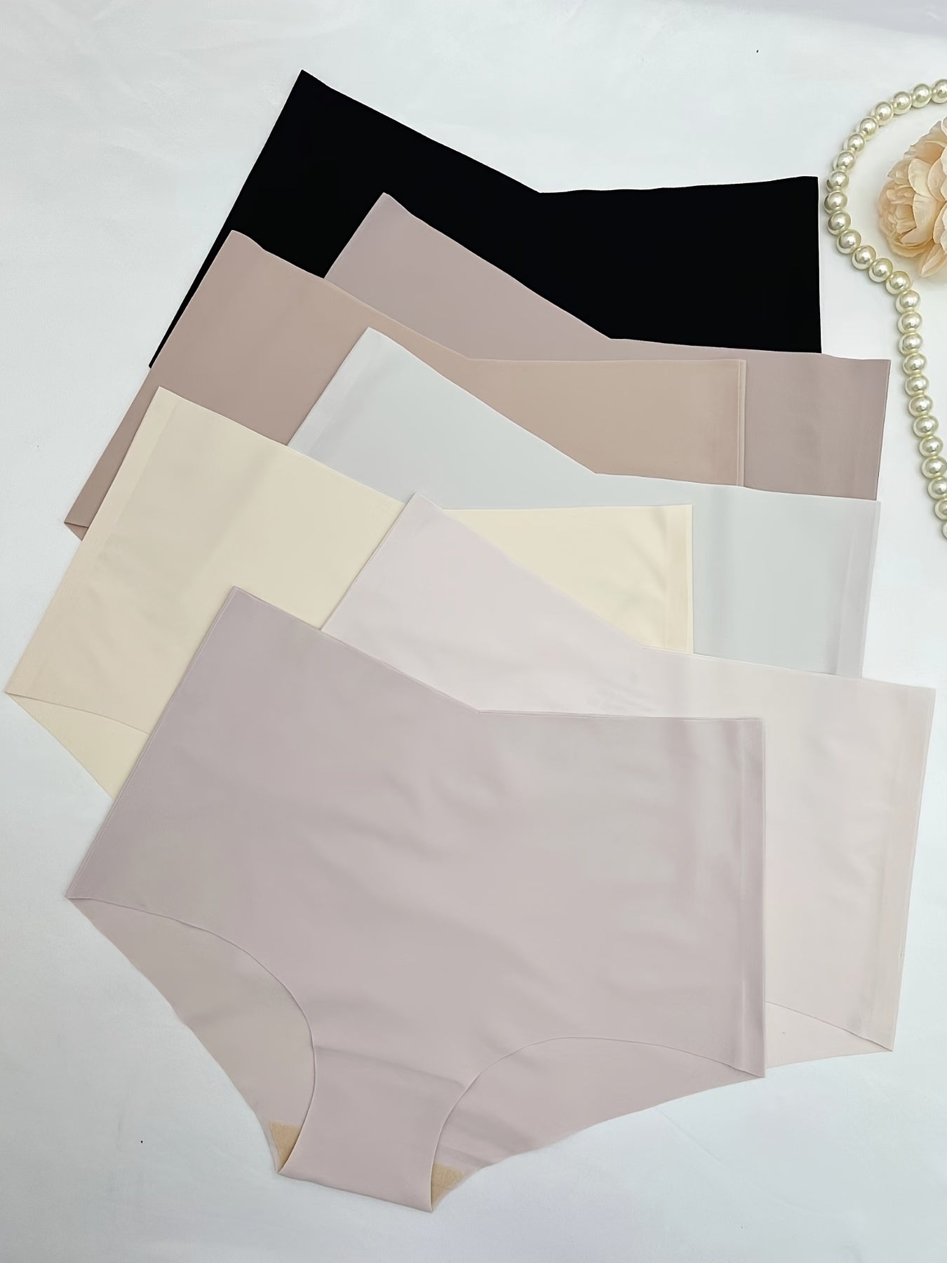 7 seamless high waist briefs in multiple colors, comfortable and skin-friendly, ideal for women's underwear and lingerie