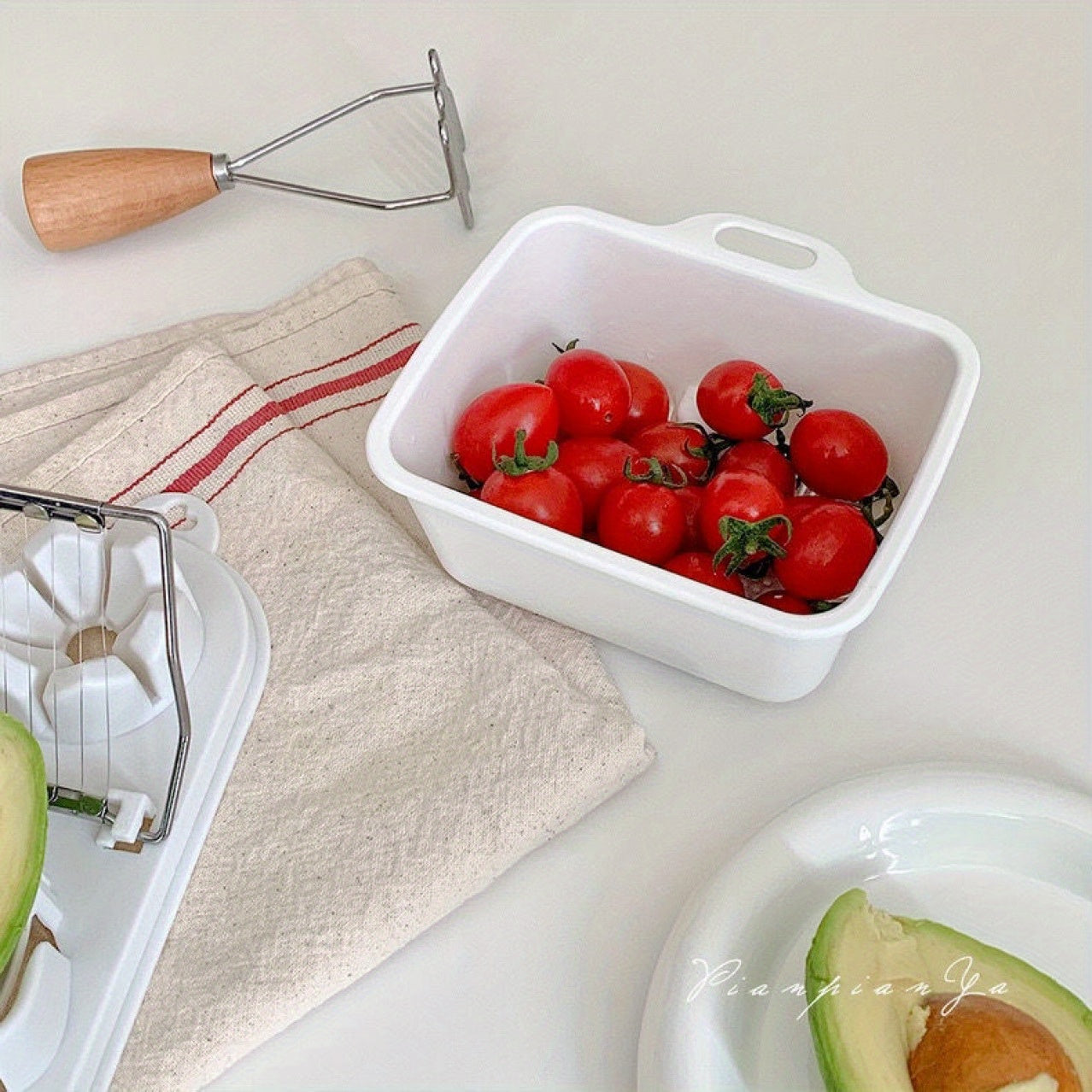 Mini Double Drainage Basket made from ABS plastic – perfect for washing fruits and vegetables or for using as a rice panner in the kitchen or living room. This high-quality basket is easy to clean and food contact safe, making it a reliable choice for