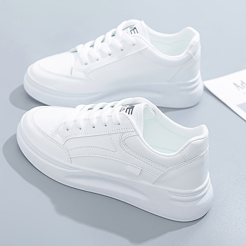 Stylish white sneakers with green accents for casual wear, lightweight and breathable.